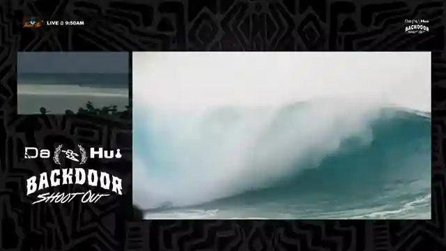 pipeline-surfing-contrasts-crowded-vs-intimate-waves